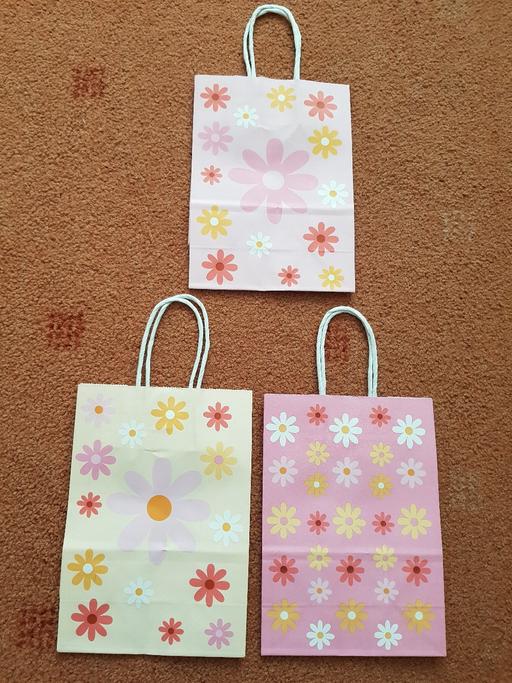 Buy & Sell Lancashire Blackpool - Photos for Floral gift bags x 3 NEW