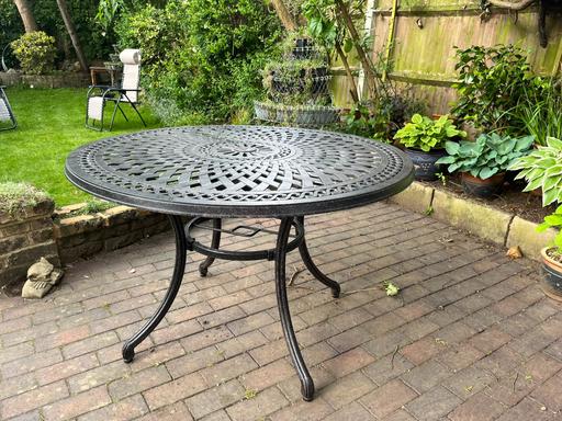 Buy & Sell North West London Harrow - Photos for Cast Aluminium Garden Table 120cm - New in Bo