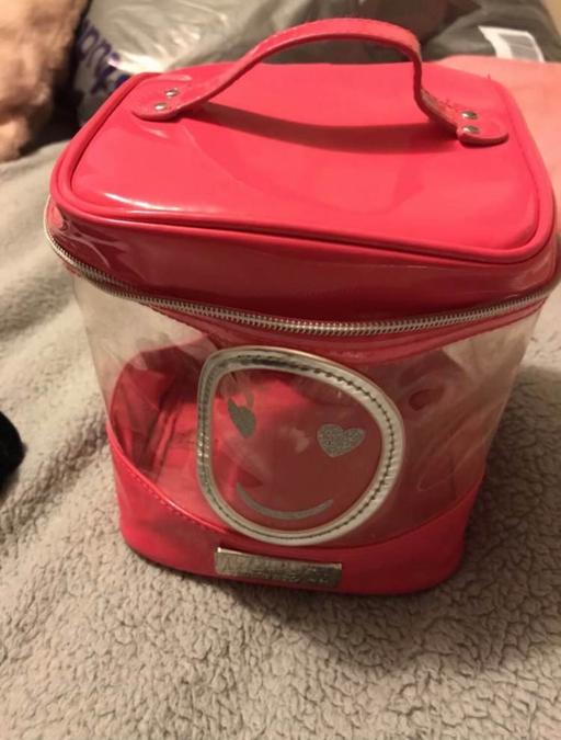 Buy & Sell West Midlands Solihull - Photos for Benefit makeup bag