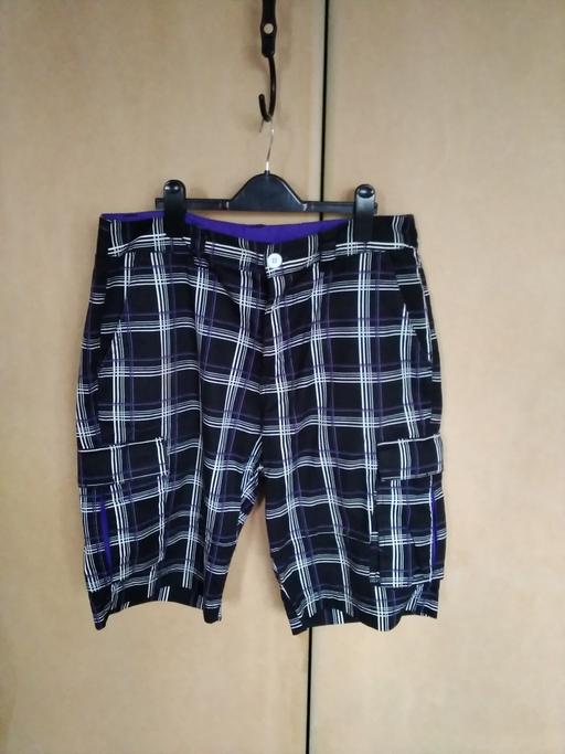 Buy & Sell Greater Manchester Bury - Photos for MENS CARGO LIKE SHORTS SZ M