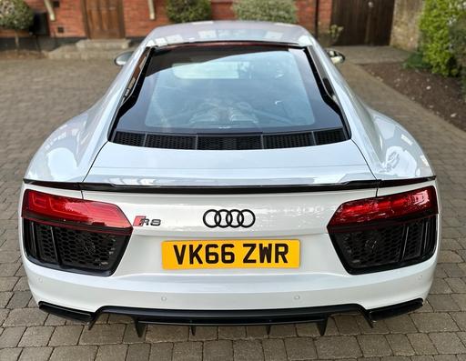 Vehicles Brent Wembley - HA9 - Photos for Audi R8 V10 2016+ Rear lip Spoiler