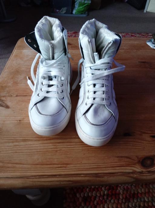 Buy & Sell West Berkshire Speenhamland - West Berkshire - Photos for WHITE MONCLER ANKLE BOOTS LEATHER