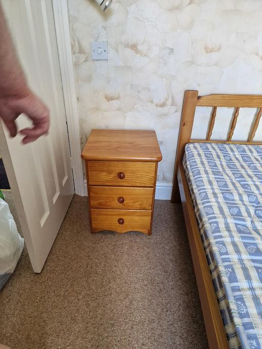 Buy & Sell County Durham Darlington - Photos for bedside cabinet