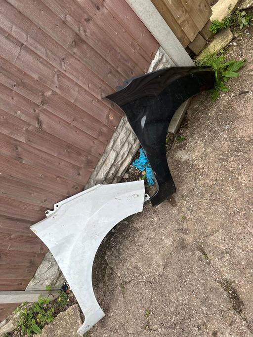 Vehicles Worcestershire Redditch - Photos for FORD FIESTA MK 7 DRIVERS SIDE WING WHITE