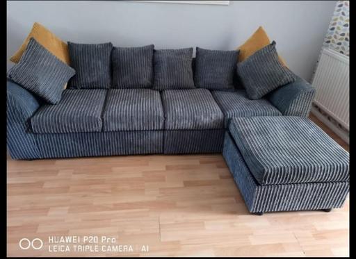 Buy & Sell St Johns South East London - Photos for FOUR SEATER STRAIGHT Sofa