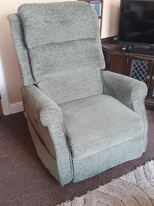 Buy & Sell West Midlands Walsall - Photos for recliner chair with remote