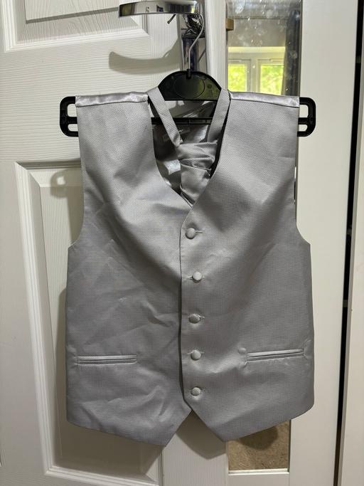 Buy & Sell Glasgow Kirkintilloch - Glasgow - Photos for Boys tie and waistcoat