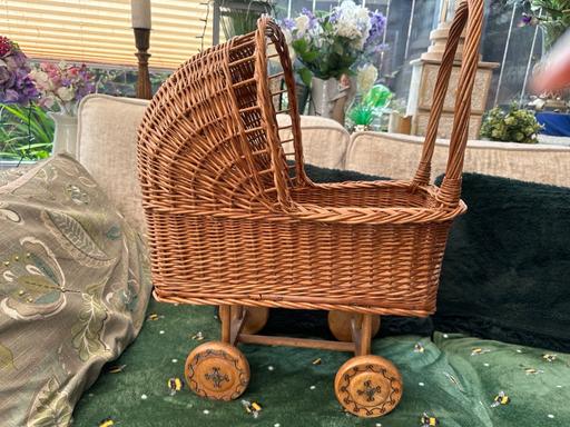 Buy & Sell Northumberland Widdrington - Northumberland - Photos for Vintage Whicker dolls pram and crib