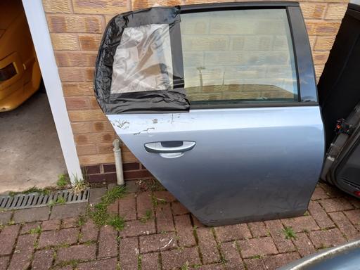 Vehicles Leicestershire Leicester - Photos for Driver rear side door for VW Golf Mark 6 blue