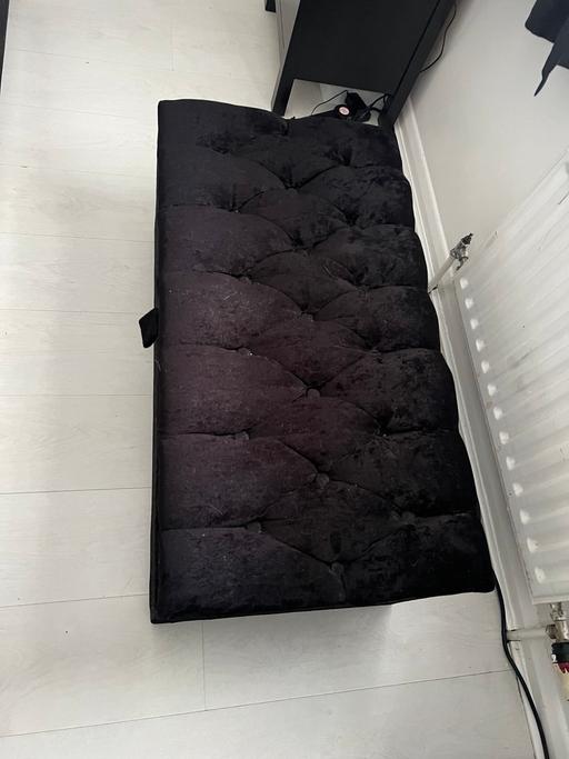 Buy & Sell South East London St Johns - South East London - Photos for Black Ottoman storage box & 4x pillows cases