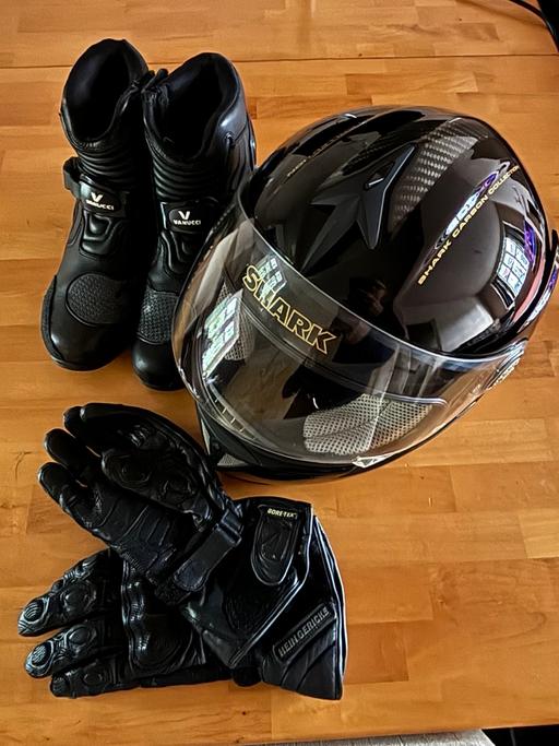 Buy & Sell West London Yeading - West London - Photos for Shark Carbon Fibre helmet - Boots and Gloves