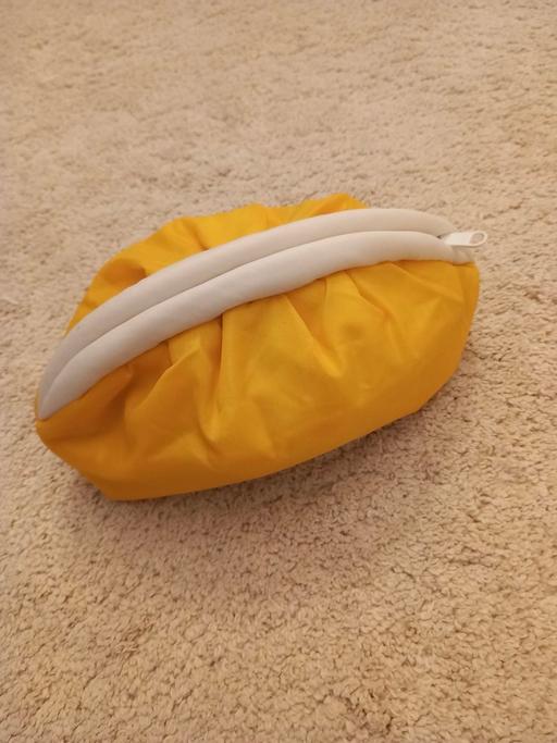 Buy & Sell Surrey Guildford - Photos for Yellow and white zip closure bag