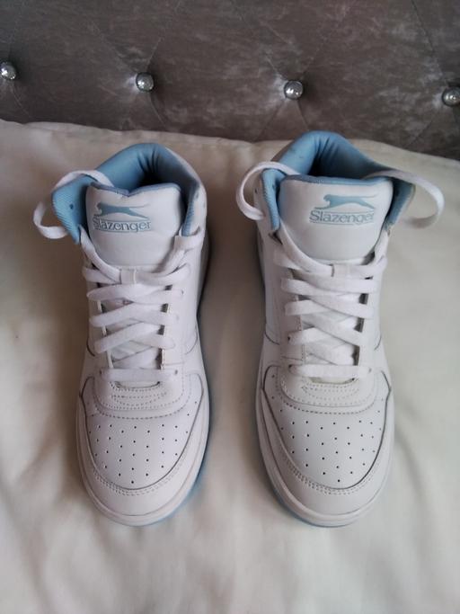 Buy & Sell Greater Manchester Bury - Photos for LADIES SLAZENGER TRAINERS SZ 6