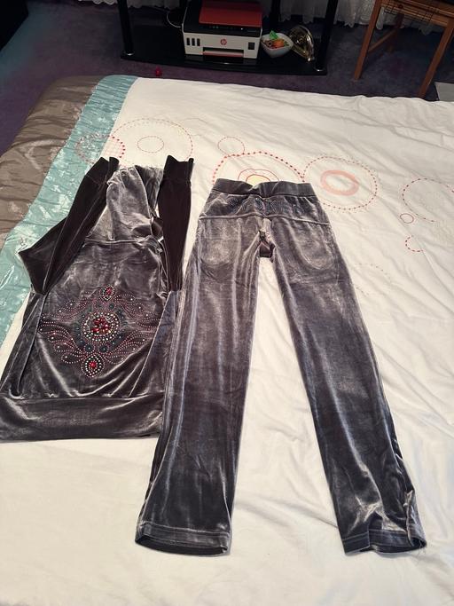 Buy & Sell East London Stratford - East London - Photos for Girl nice sport wear size 9 years used