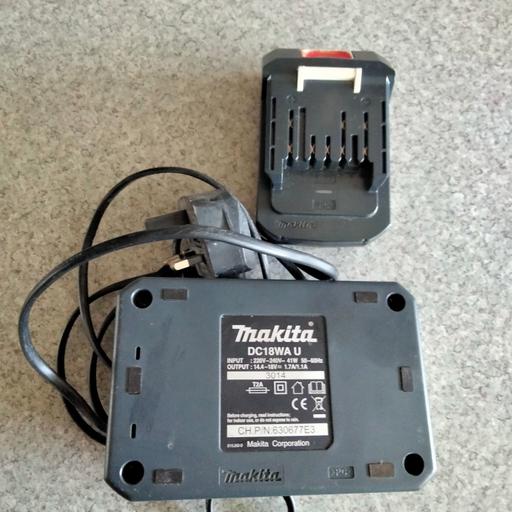 Buy & Sell South West London Merton - Photos for Makita charger and Battery..