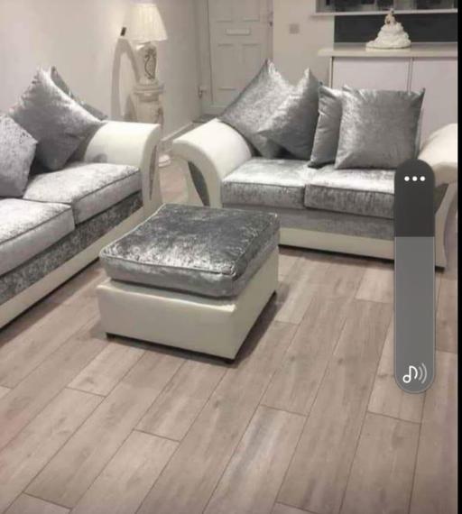 Buy & Sell South East London Kidbrooke - South East London - Photos for Shannon stunning Sofas