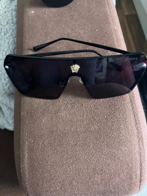 Buy & Sell South West London Tooting Broadway - South West London - Photos for Versace sunglasses