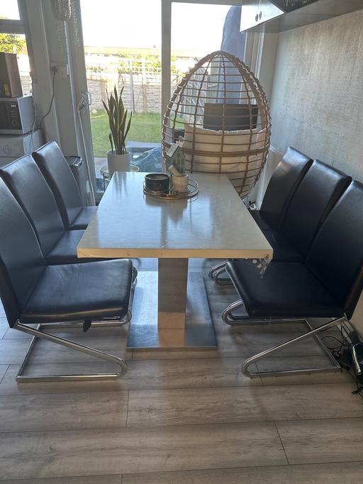 Buy & Sell West Midlands Sandwell - Photos for Dining Table and 6x chairs