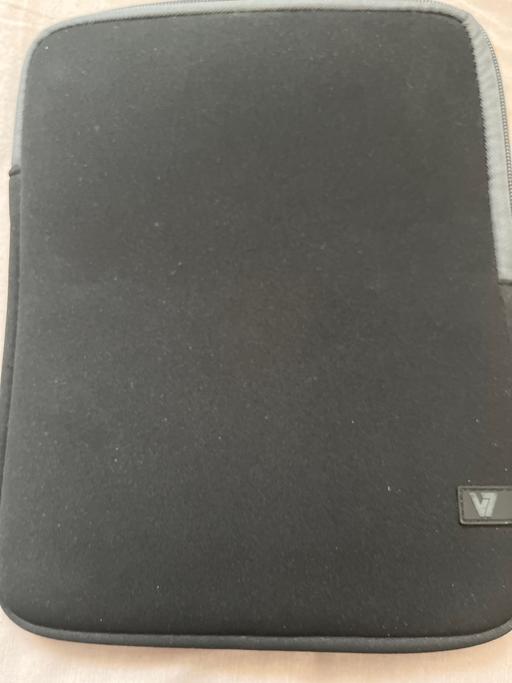 Buy & Sell South West London Kingston upon Thames - Photos for V 7 Protective sleeve (iPad) TD23BLK-GY/2N