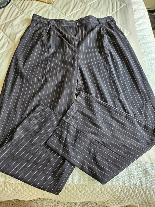 Buy & Sell North Yorkshire Middlesbrough - Photos for ladies black and silver stripped trousers