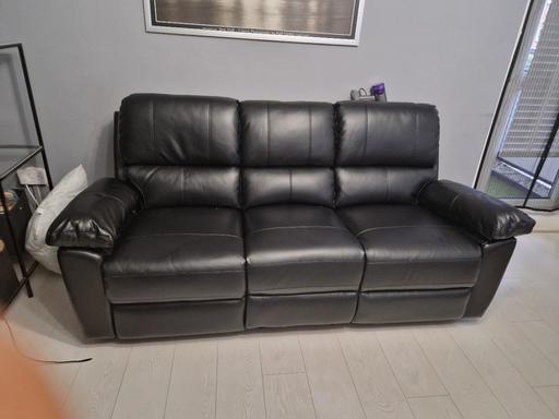 Buy & Sell East London East Ham - East London - Photos for 3 seat black recliner sofa