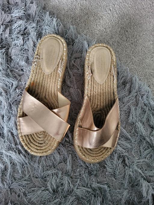 Buy & Sell Cheshire East Elworth - Cheshire East - Photos for Ladies Rose gold sandals in good condition 6