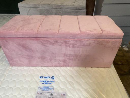 Buy & Sell Warwickshire Warwick - Photos for Pandora Velvet Ottoman - Pink