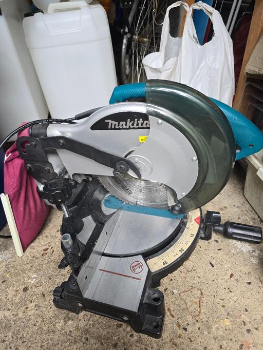 Buy & Sell Essex Colchester - Photos for Makita chop saw.