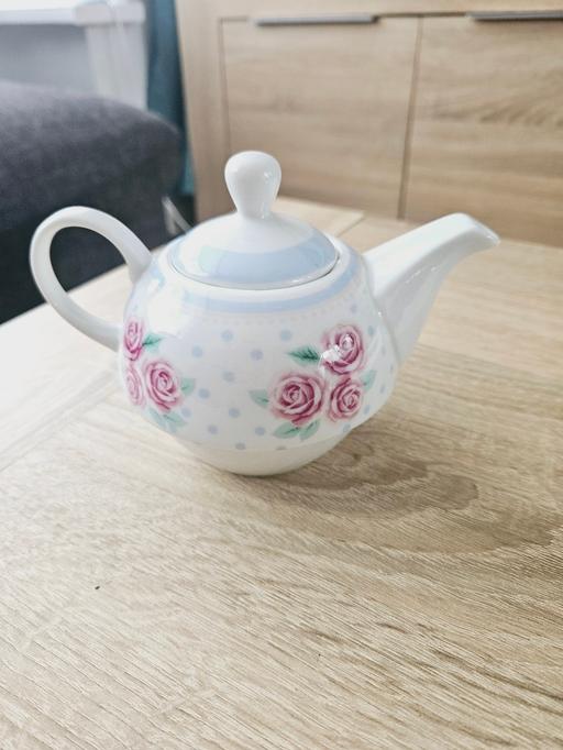 Buy & Sell South Yorkshire Doncaster - Photos for Small teapot.. like new