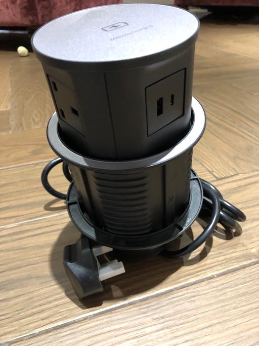 Buy & Sell South Yorkshire Doncaster - Photos for Wireless charging pop-up socket