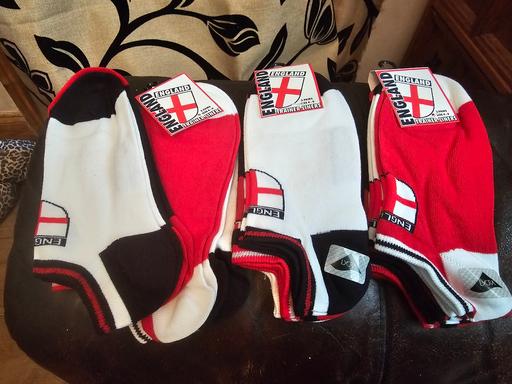 Buy & Sell West Midlands Dudley - Photos for 10 PAIRS ENGLAND TRAINER SOCKS 4-8 ...NEW