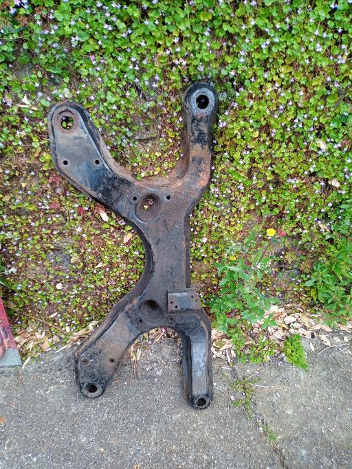 Vehicles Kent Dover - Photos for TR 7 sub frame used