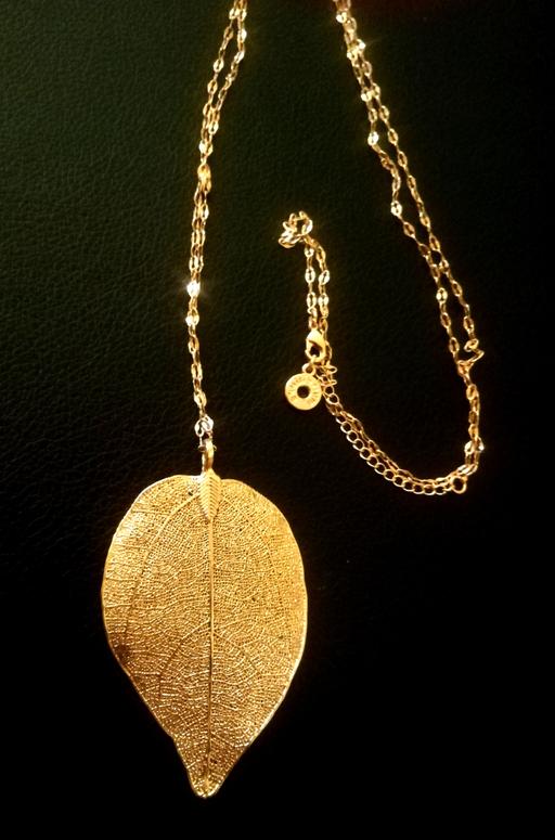 Buy & Sell Nottinghamshire Ashfield - Photos for Gold Leaf Necklace