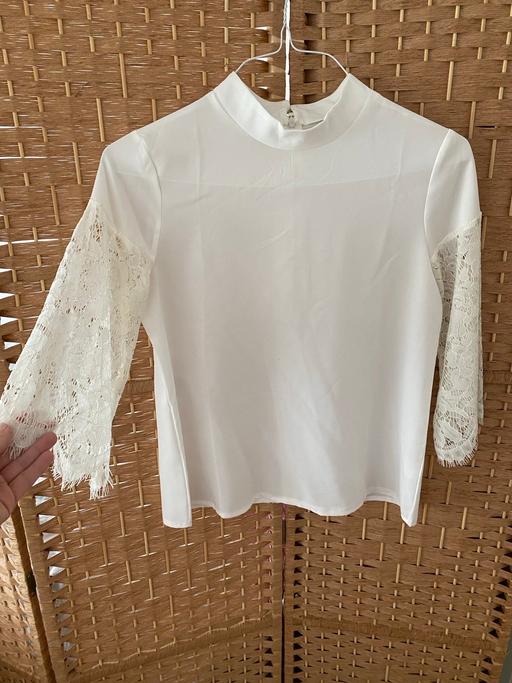 Buy & Sell South West London Wandsworth - South West London - Photos for White top with lace and pearl buttons