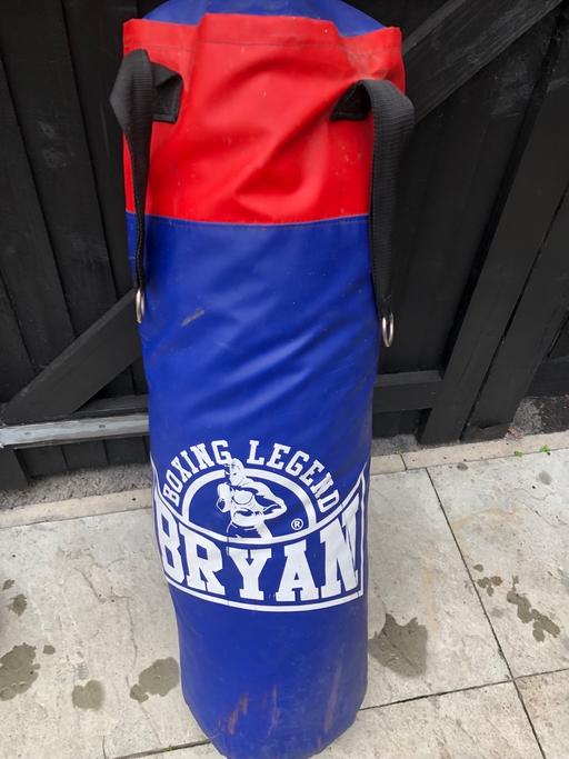 Buy & Sell East London Havering - Photos for Punch bag, bracket 2 sets of gloves RM11 area