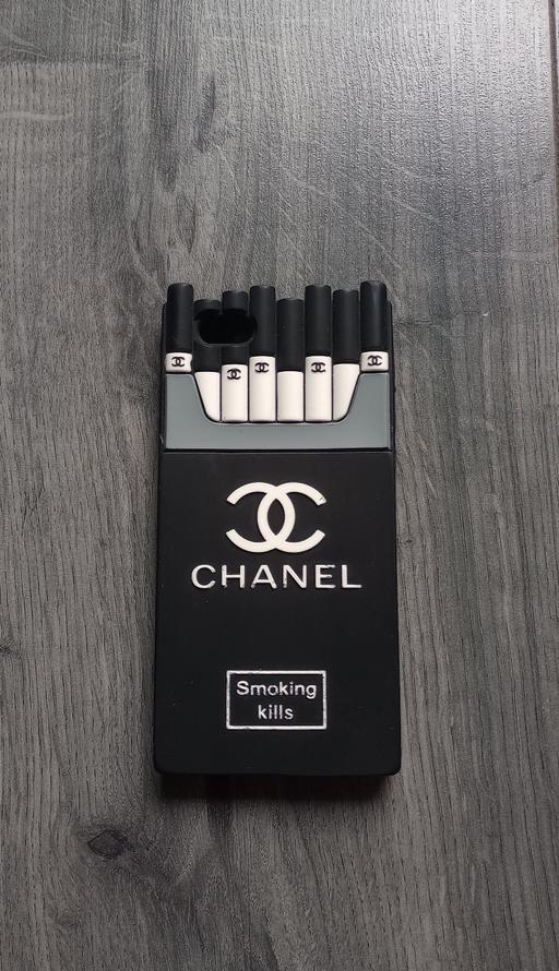 Buy & Sell Surrey Elmbridge - Photos for CHANEL CASE PHONE BLACK & WHITE