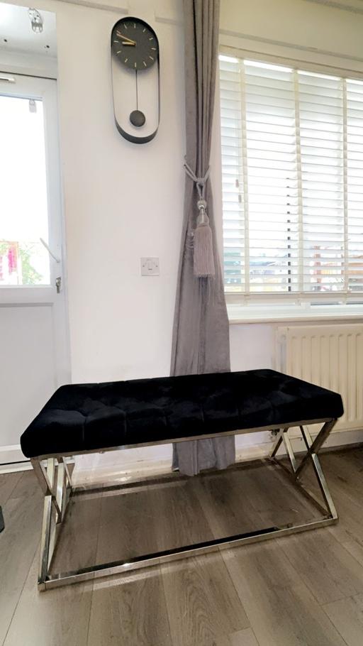 Buy & Sell West London Norwood Green - West London - Photos for Suede black bench