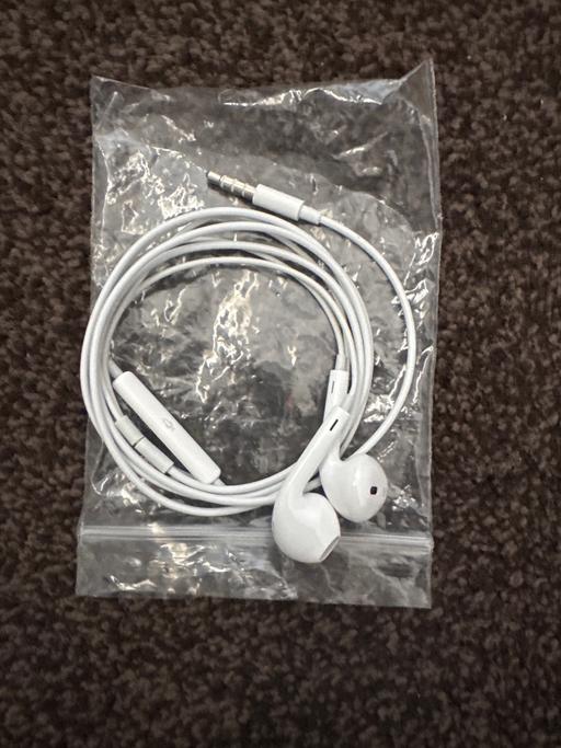 Buy & Sell Lancashire Blackburn with Darwen - Photos for Wired Earphones For Apple iPhone unit