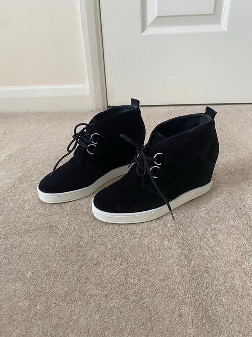 Buy & Sell East London East India - East London - Photos for Black wedge trainers