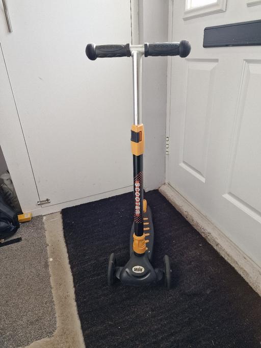 Buy & Sell West Midlands Walsall - Photos for Tri - Scooter - Aged 3- 8 approx (Used)