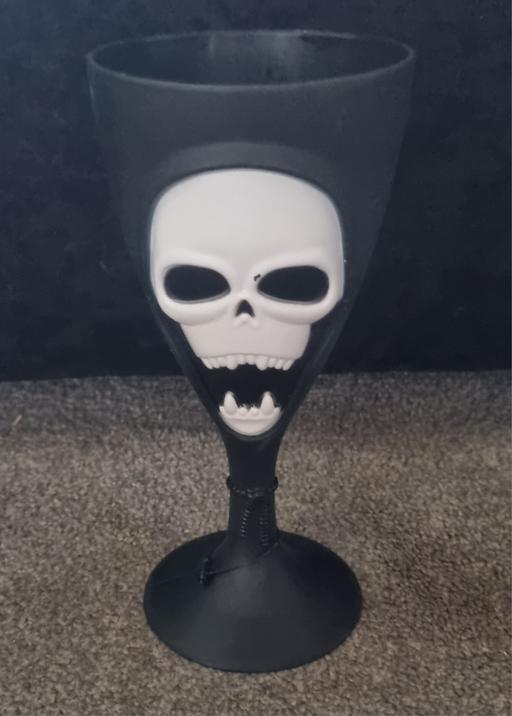 Buy & Sell West Yorkshire Kirklees - Photos for Black & White Plastic Skull Glass - one size