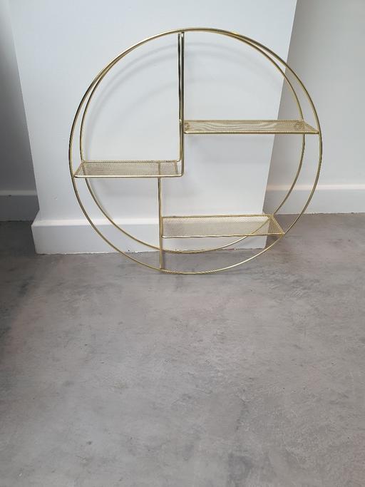 Buy & Sell Surrey Tandridge - Photos for Circular Gold Wall Shelf