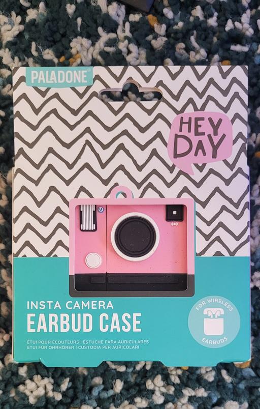 Buy & Sell West Midlands Birmingham - Photos for INSTA CAMERA - EARBUD CASE FOR WIRELESS EARBU