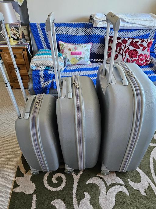 Buy & Sell Essex Tendring - Photos for Set of Suitcases For Sale