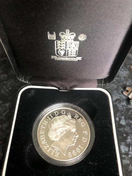 Buy & Sell South East London Abbey Wood - South East London - Photos for Silver £5 coin