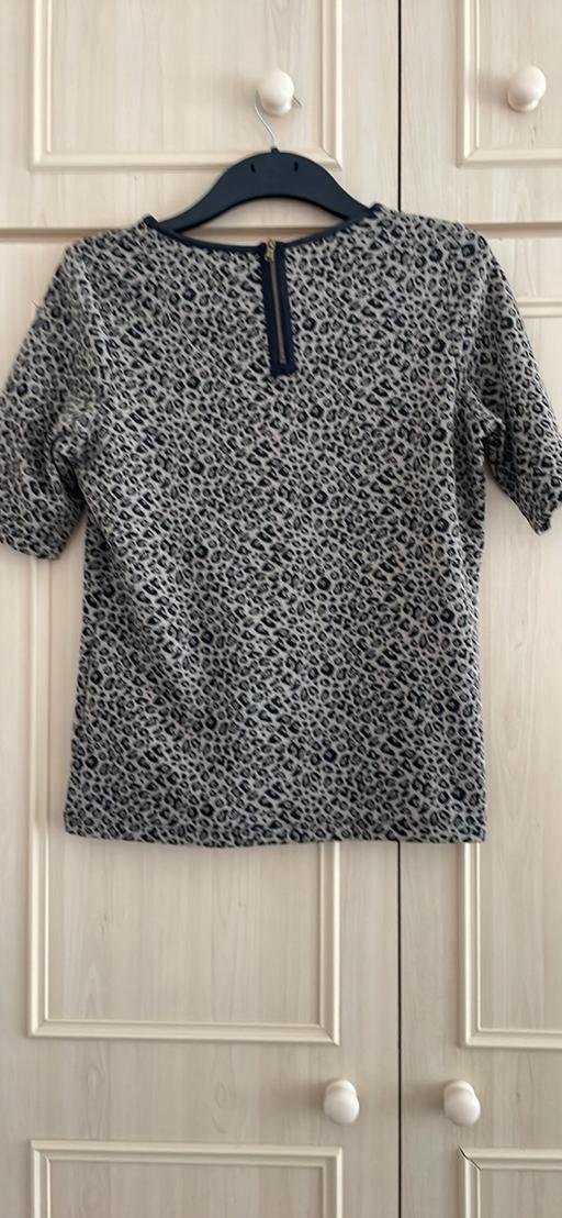 Buy & Sell Slough - Photos for Ladies top