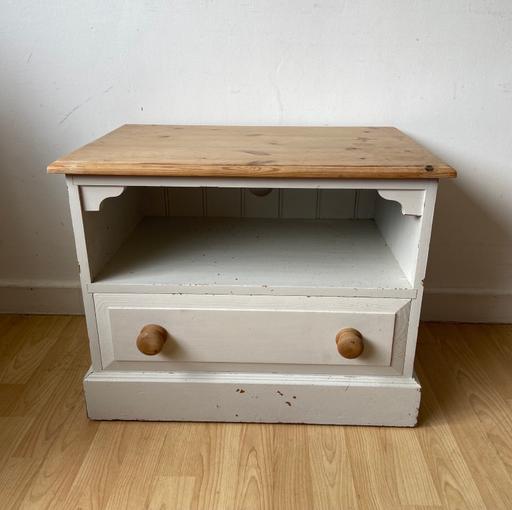 Buy & Sell Tyne and Wear Newcastle upon Tyne - Photos for Solid pine TV stand