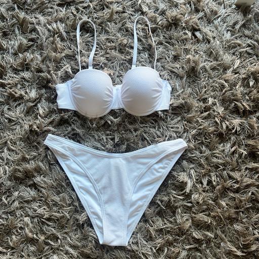 Buy & Sell Gloucestershire South Gloucestershire - Photos for Newlook white 34ctop & size12 top bikni set