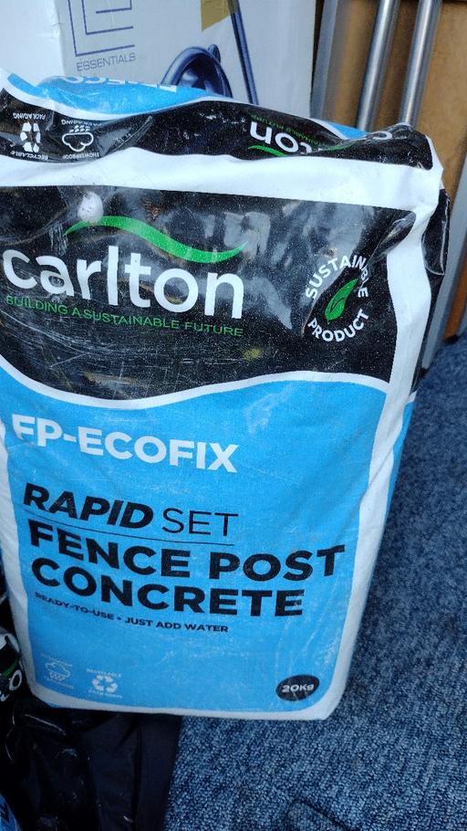 Buy & Sell Nottinghamshire Rushcliffe - Photos for Rapid set fence postcrete £5-00 per bag .