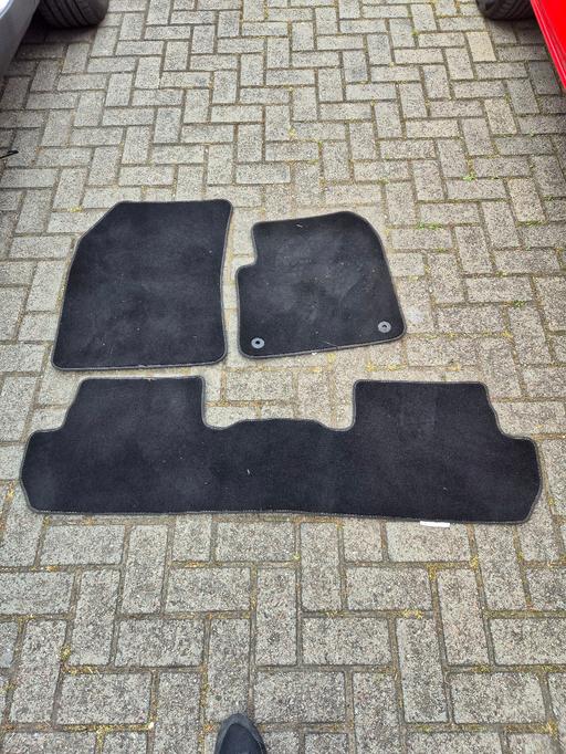 Vehicles South Yorkshire Rotherham - Photos for peougeot 3008 carpet mats